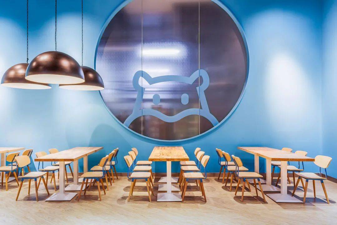 烤肉阿里巴巴盒马机器人餐厅，打造未来概念的餐饮空间设计